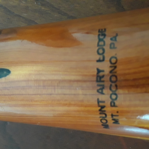 VINTAGE WOOD MOUNT AIRY LODGE,MT. POCONO,PA SALT & PEPPER SHAKERS - Picture 8 of 8